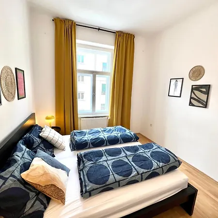 Cozy Retreat - By Nahuen Apartament